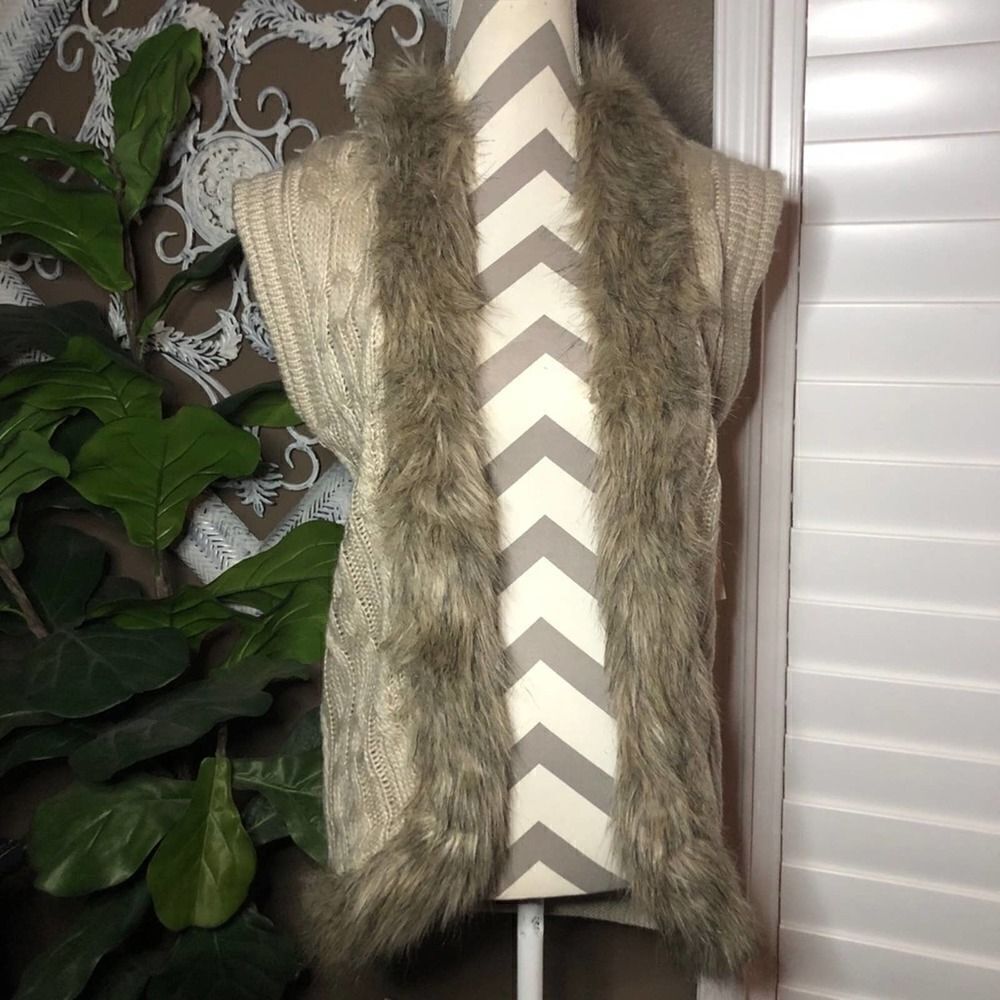 Nine West Tan Faux Fur Sweater Vest Small
